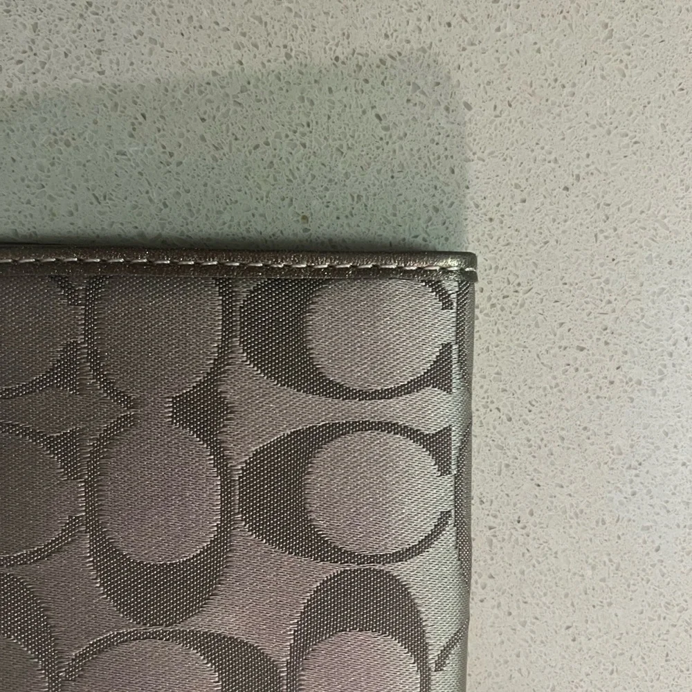 COACH‎ Vintage Monogram Wallet  (Like new condition)